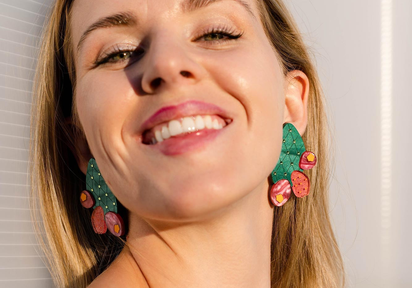 Why Bold and Colorful Jewelry Is the Perfect Accessory for Your Capsule Wardrobe