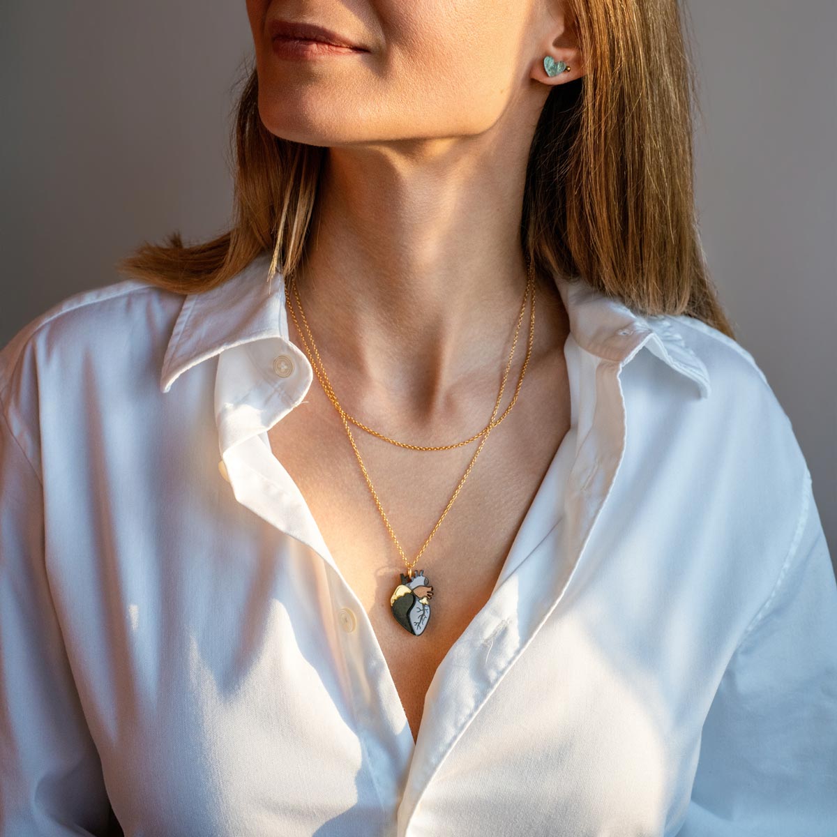 The Ultimate Guide to Pendant Necklaces: Definition, Types, Styling & History