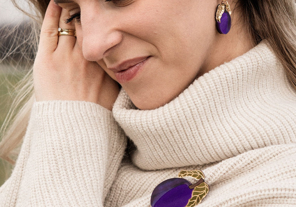 The Ultimate Brooch Styling Guide: From Classic to Modern